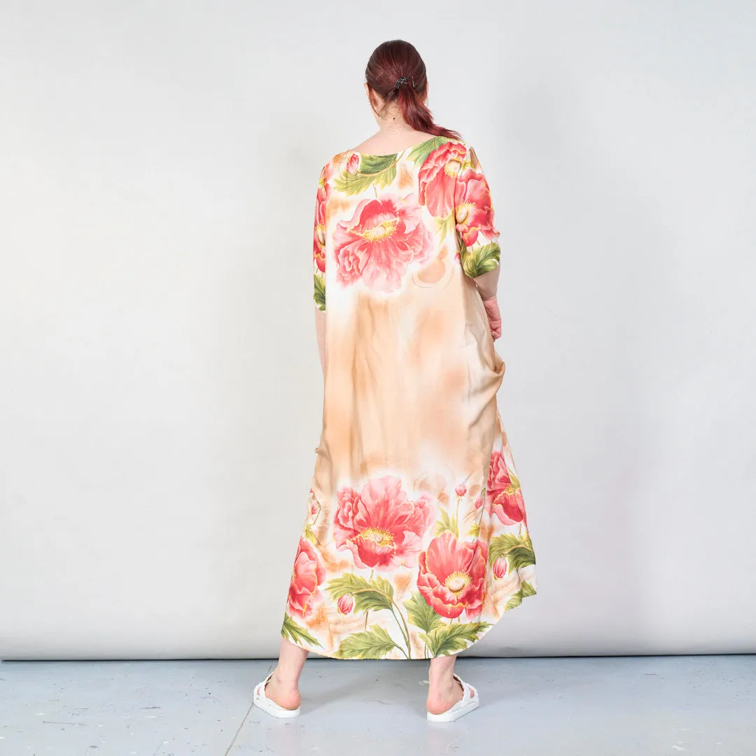 Bold poppy bloom satin kaftan dress