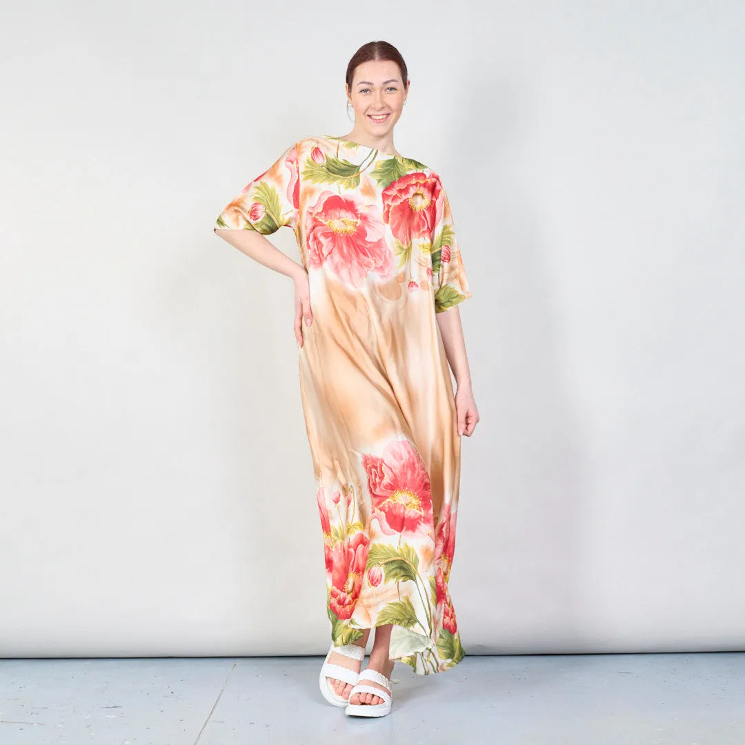 Bold poppy bloom satin kaftan dress