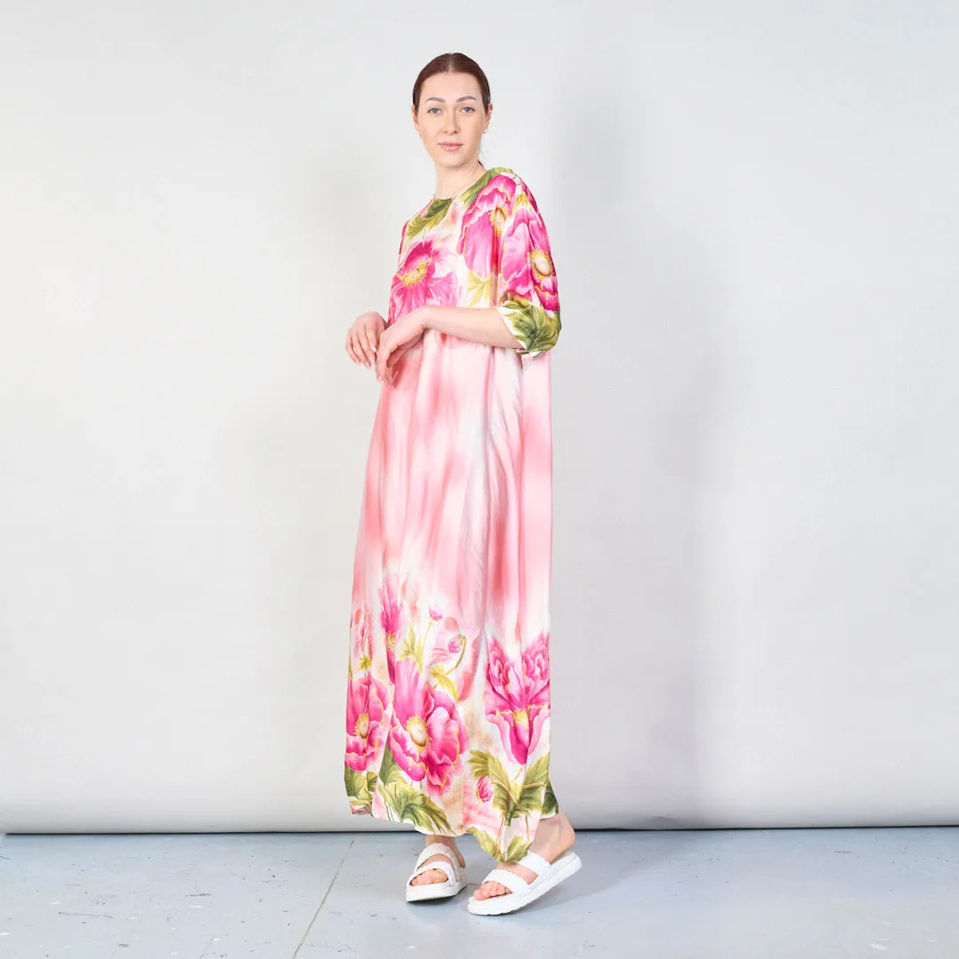 Bold poppy bloom satin kaftan dress