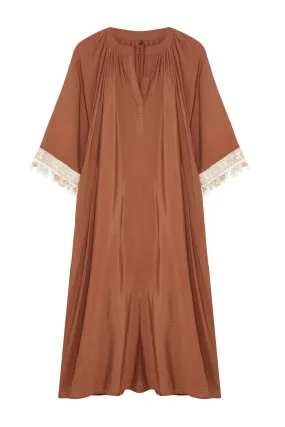 Brown Accessory Detailed Woven Cape &amp; Abaya