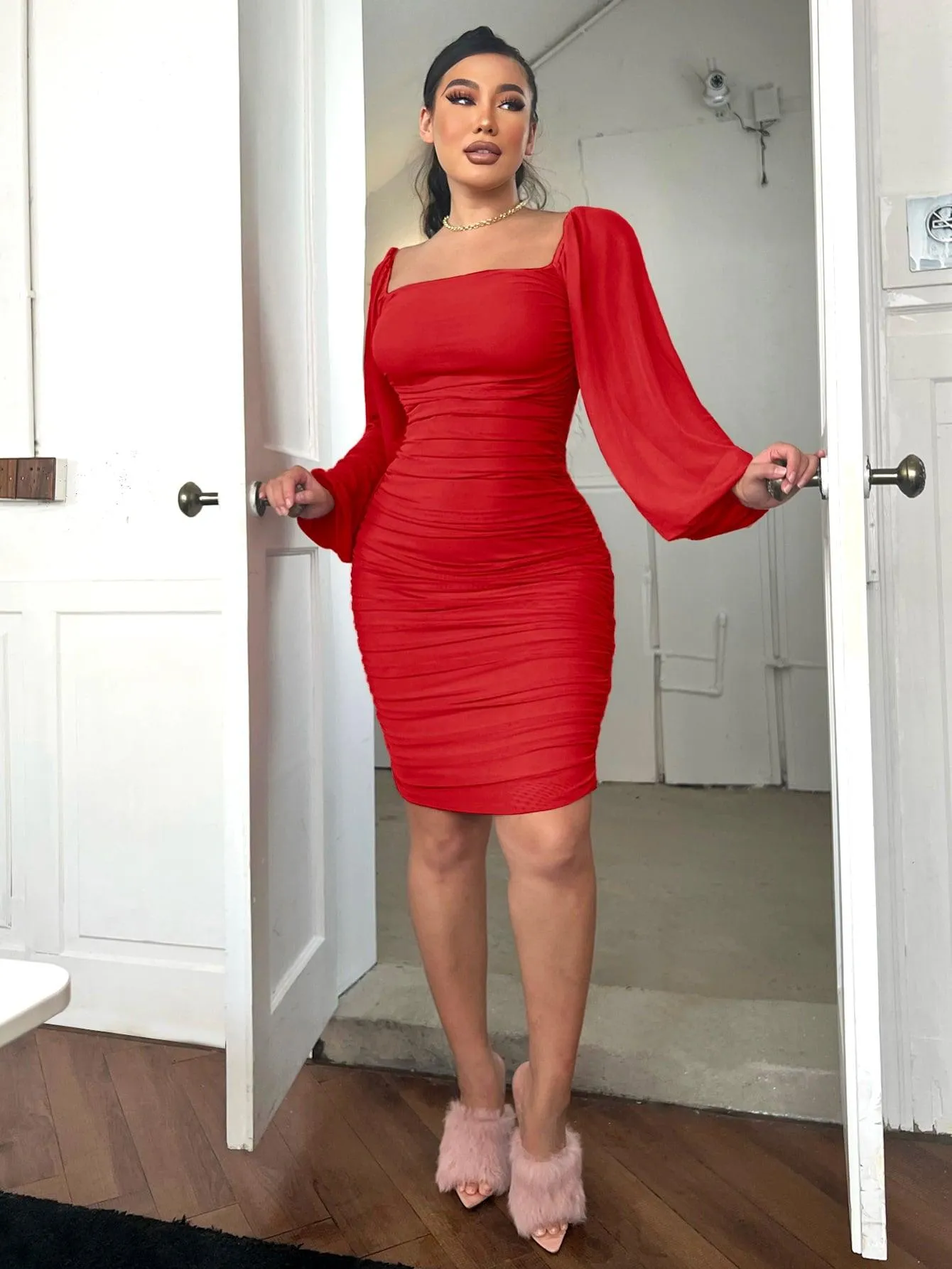 Chic Square Neck Ruched Bodycon Dress with Elegant Zip-Back