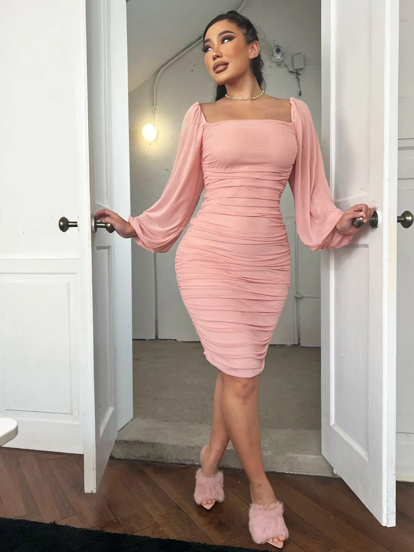 Chic Square Neck Ruched Bodycon Dress with Elegant Zip-Back