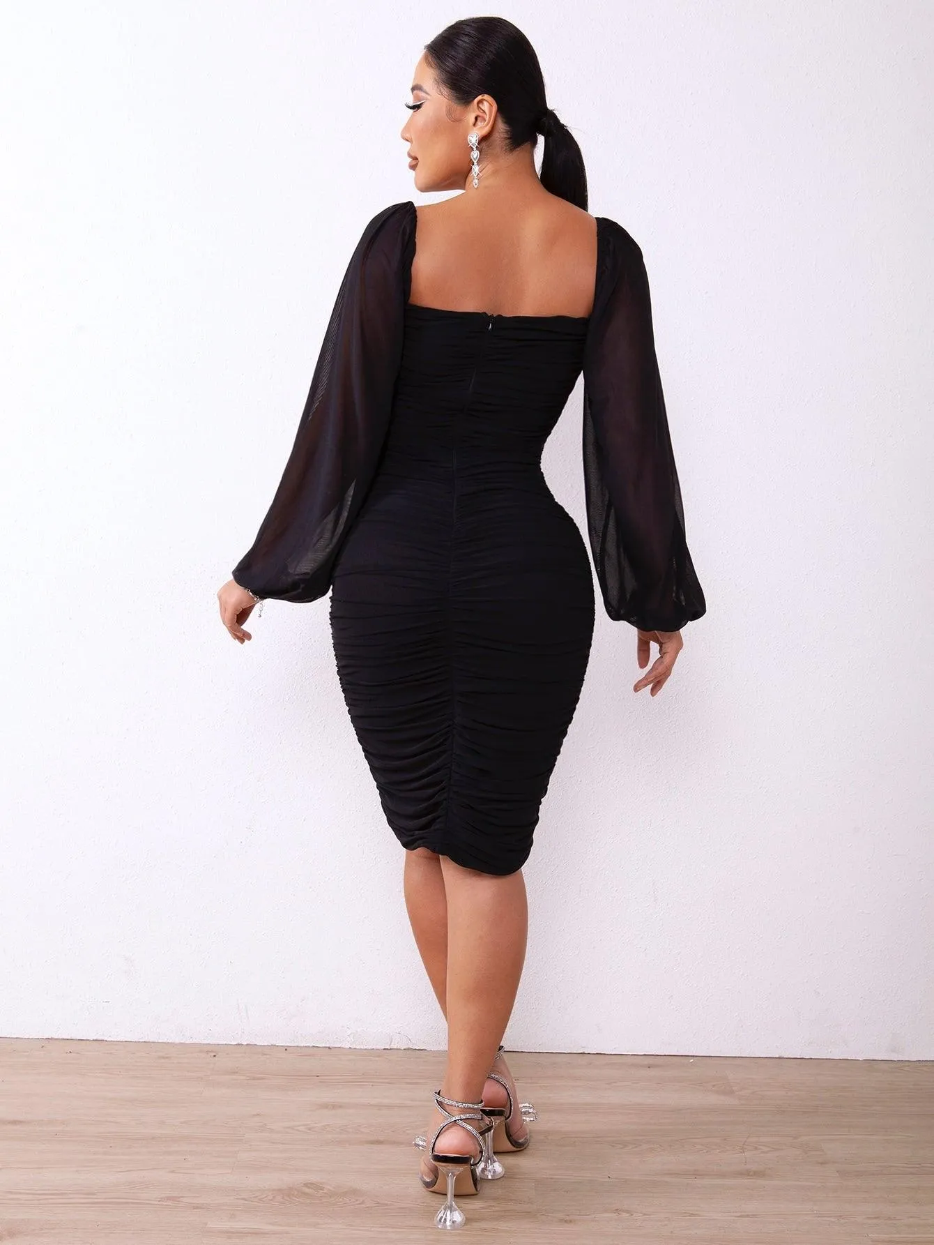Chic Square Neck Ruched Bodycon Dress with Elegant Zip-Back