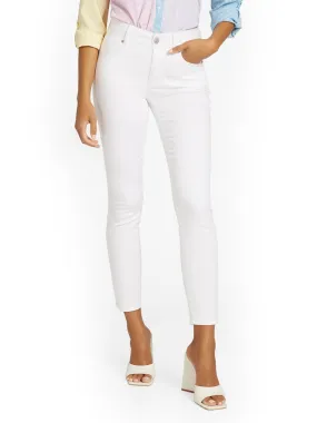 Curvy High-Waisted Super-Skinny Ankle Jeans - White
