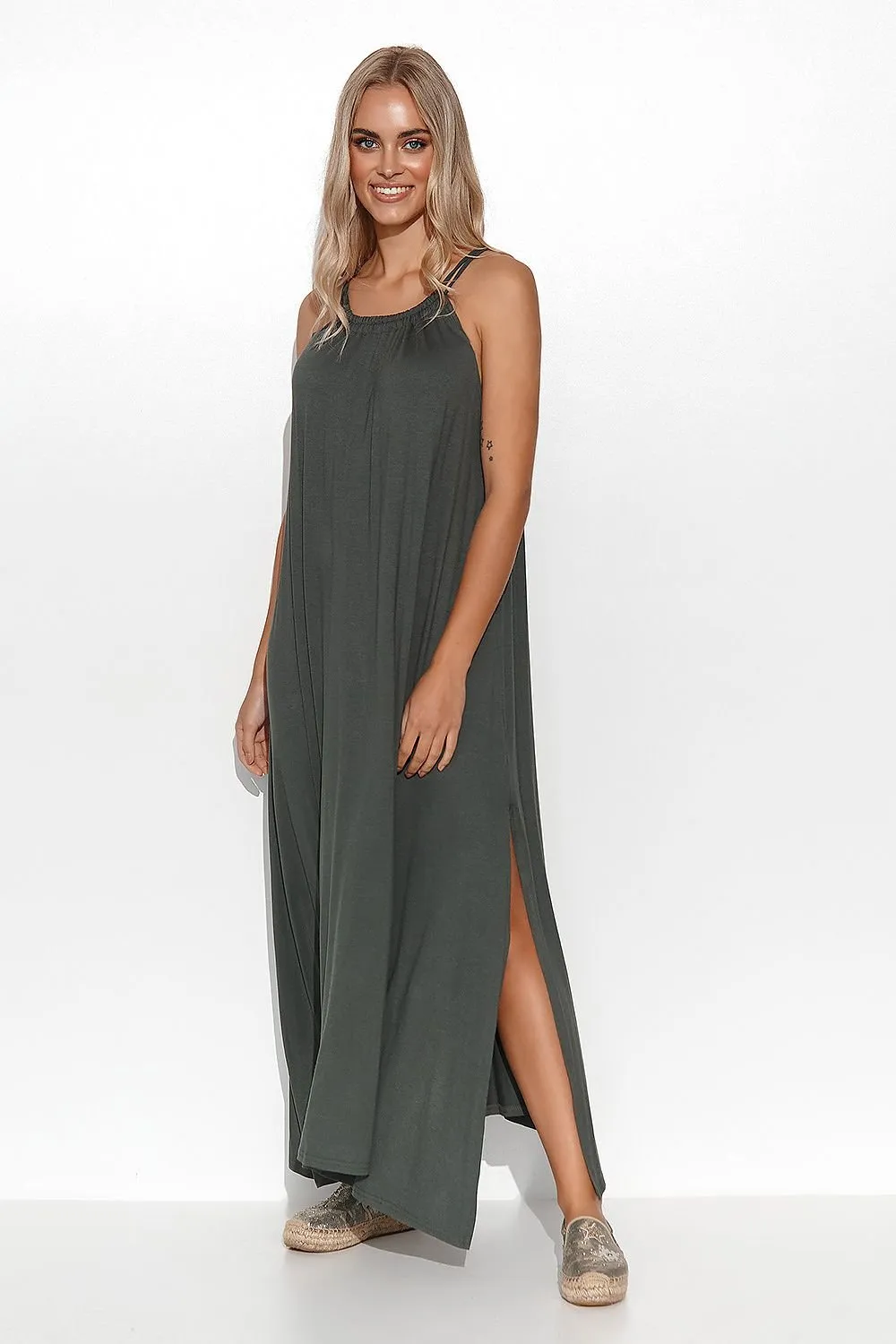 Elegant Daytime Maxi Dress with Adjustable Top and Subtle Detailing