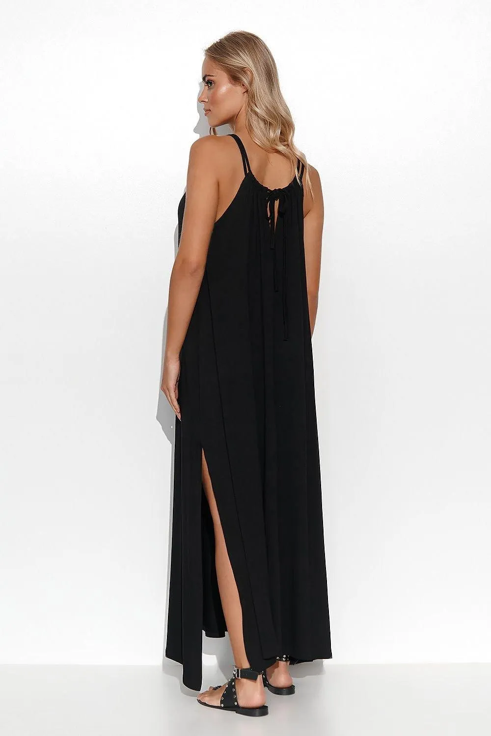 Elegant Daytime Maxi Dress with Adjustable Top and Subtle Detailing