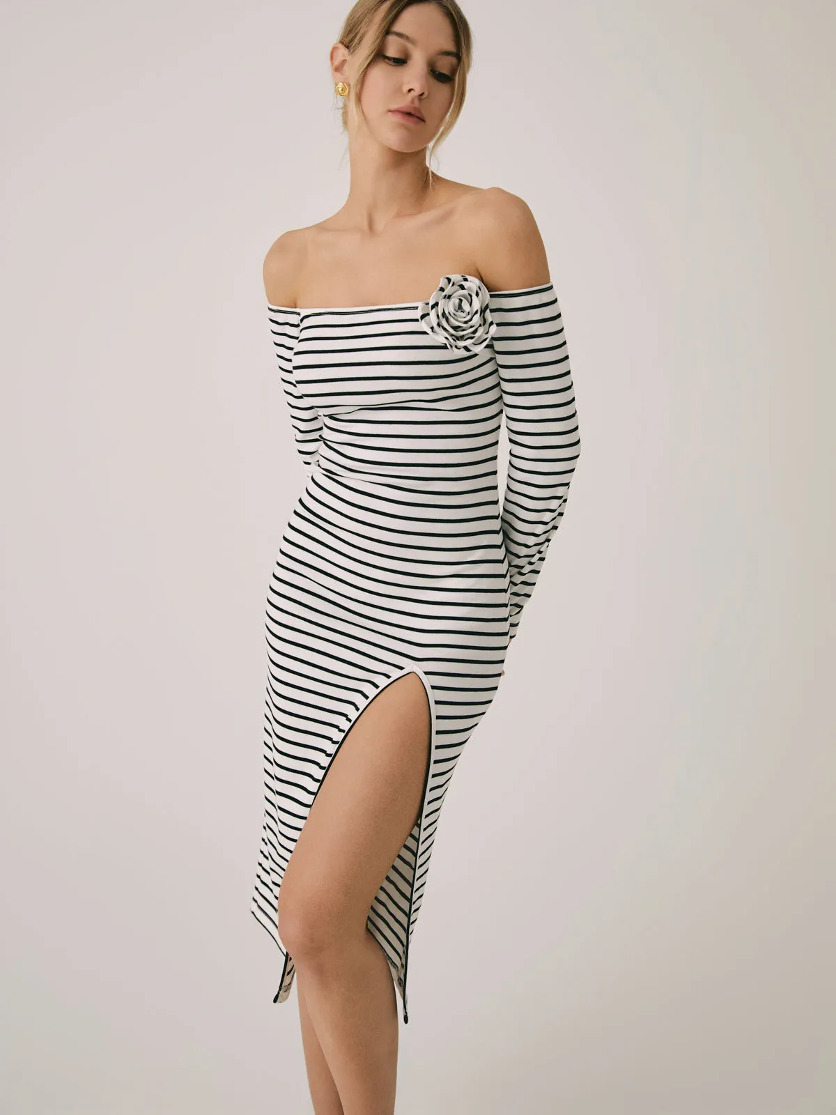 Off-Shoulder Rosette Graceful Split Midi Dress