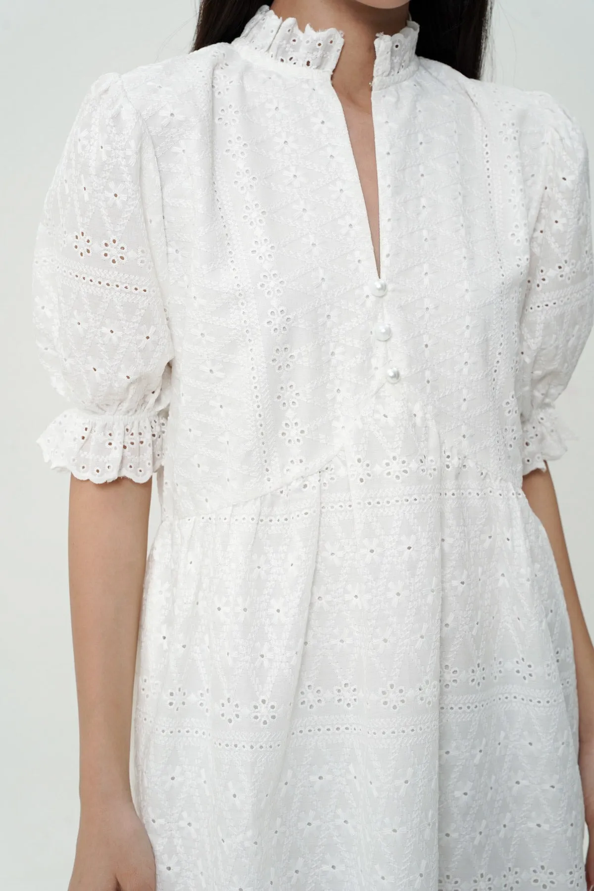 Renee Scallop Dress In White (LAST PIECES)