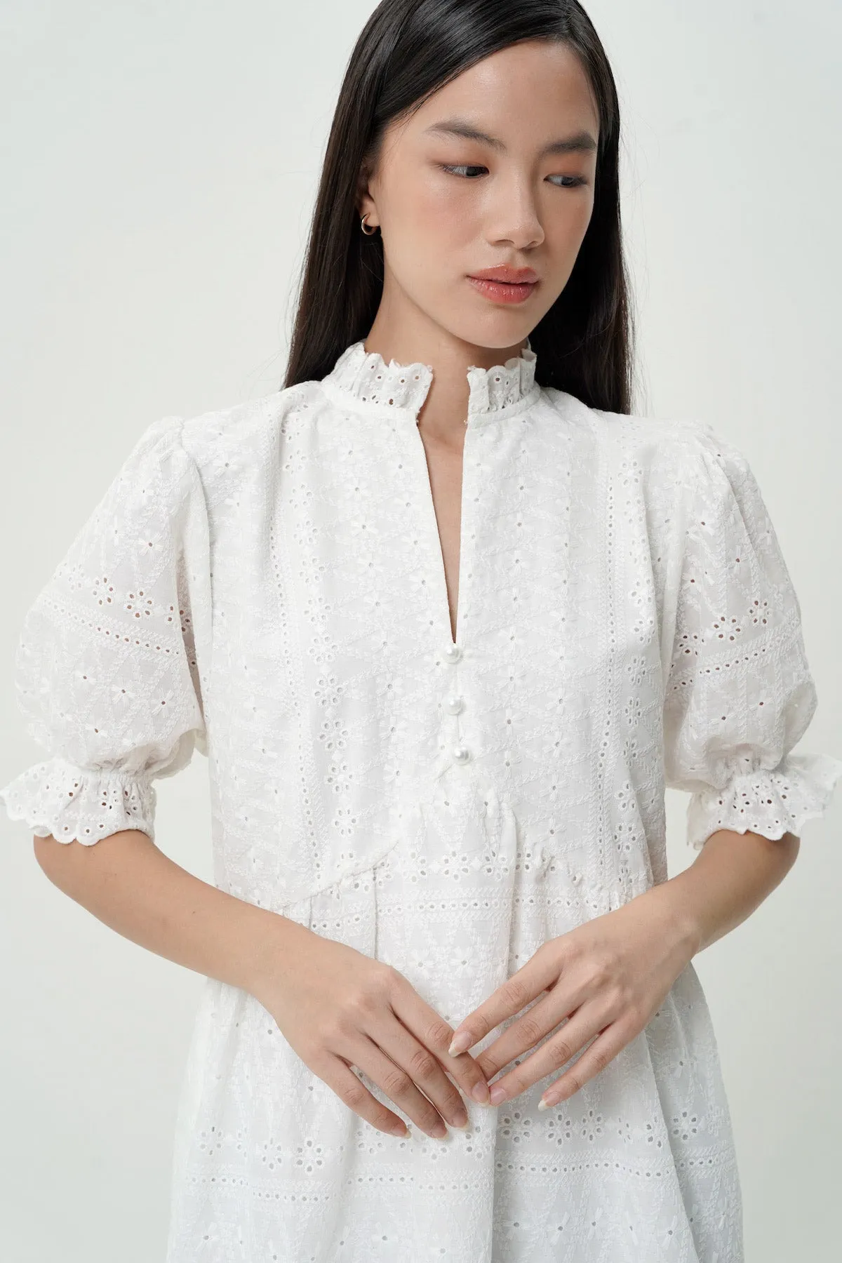 Renee Scallop Dress In White (LAST PIECES)