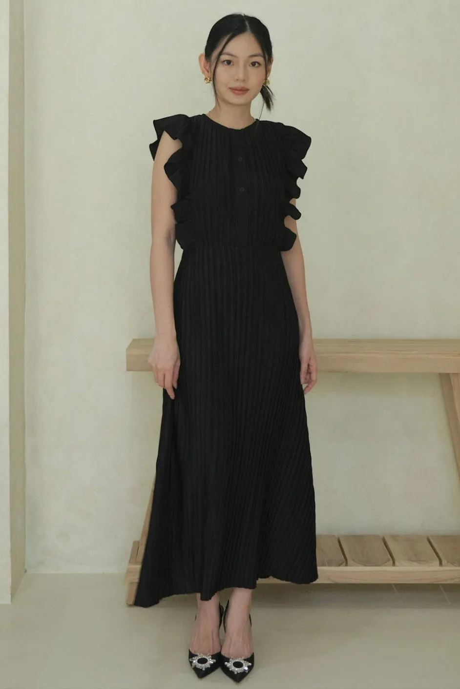 Sienna Pleats Dress In Black