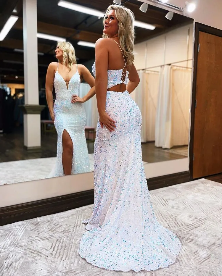 Stunning Mermaid V Neck Black Prom Dresses with Slit