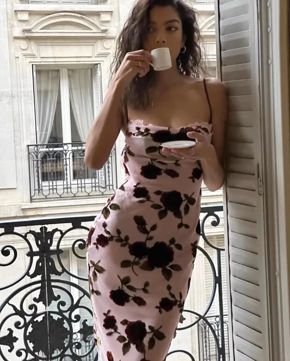 Trend4us Romantic Floral Backless Maxi Dress